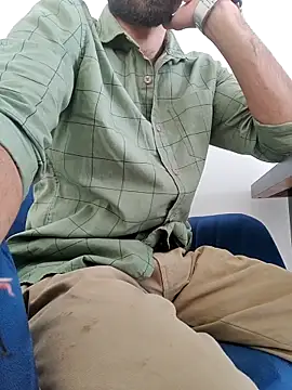 Snapshot of TOPMOON001 chatting on November 5, 2025, 7:55 am TOPMOON001 online show from November 5, 2025, 7:55 am