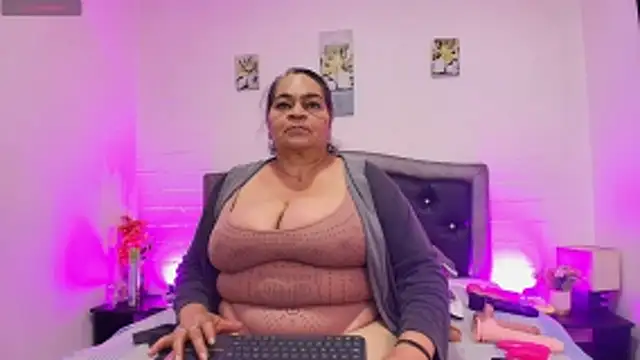 Snapshot of VickyBoobss chatting on June 2, 2026, 7:14 pm VickyBoobss online show from June 2, 2026, 7:14 pm