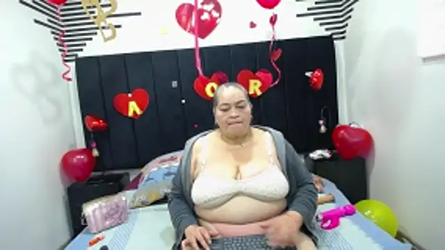 VickyBoobss online show from February 15, 2026, 1:21 pm