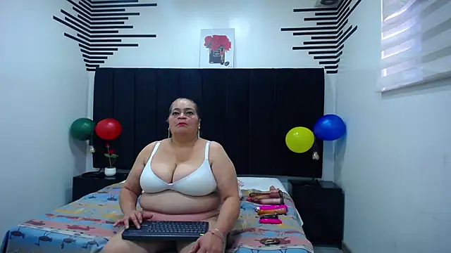 Snapshot of VickyBoobss chatting on November 1, 2025, 1:05 pm VickyBoobss online show from November 1, 2025, 1:05 pm