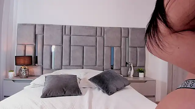 Karla Hudsson online show from March 13, 2025, 1:29 pm