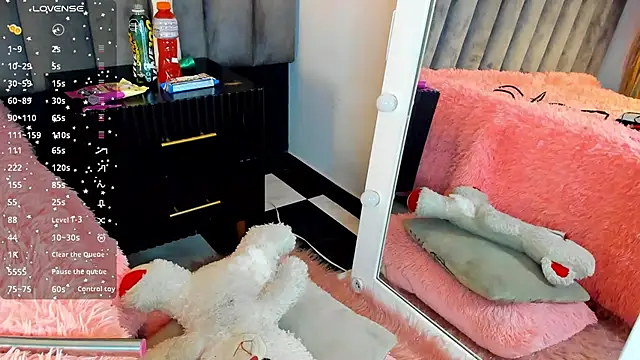 Snapshot of chelsea_bolton_ chatting on December 2, 2025, 12:29 pm chelsea bolton online show from December 2, 2025, 12:29 pm