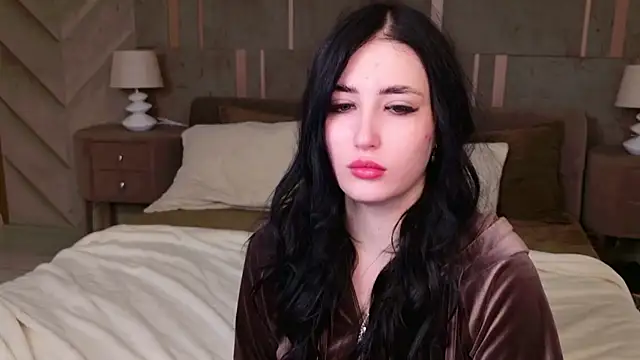 EmmaLawrens online show from September 13, 2025, 3:45 pm