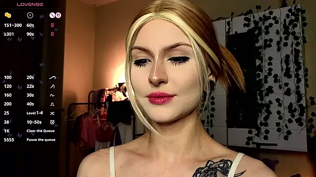 Emily  Mooree online show from November 11, 2025, 3:34 am