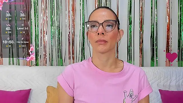 Snapshot of KarenSims chatting on May 5, 2026, 11:02 am KarenSims online show from May 5, 2026, 11:02 am