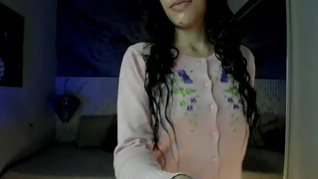 Snapshot of vaiolethsan__ chatting on June 22, 2026, 7:44 pm vaiolethsan online show from June 22, 2026, 7:44 pm