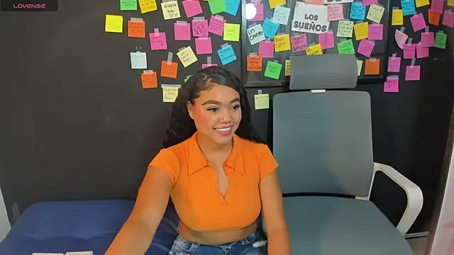 JasmineRose7 online show from November 25, 2025, 7:58 pm