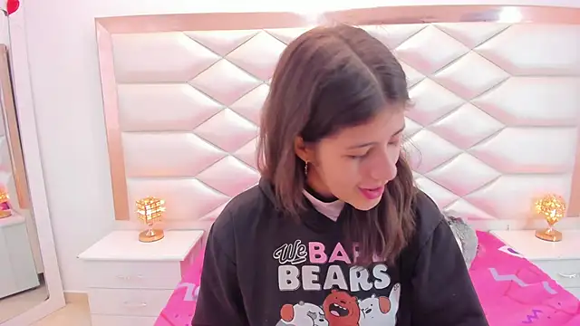 MiaQueen021 online show from March 11, 2025, 12:28 pm