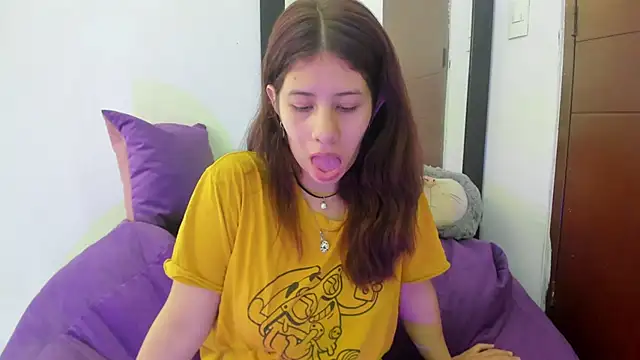 MiaQueen021 online show from September 9, 2025, 2:48 pm