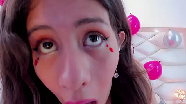 MiaQueen021 online show from March 21, 2025, 4:18 pm