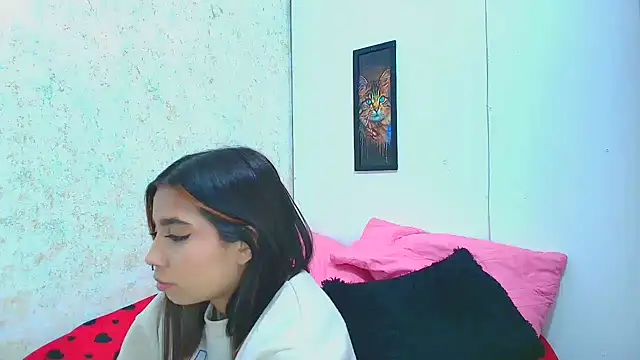 Rousse violett online show from March 17, 2025, 12:53 am