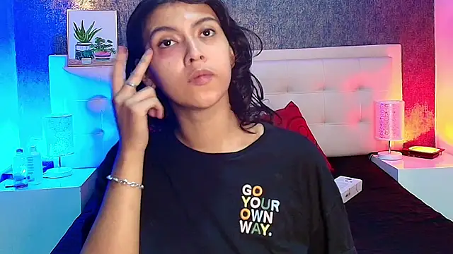 gabriela cortez online show from February 28, 2025, 8:28 pm