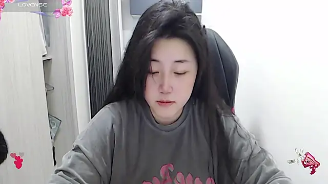 minnie9009 online show from March 17, 2025, 4:29 am