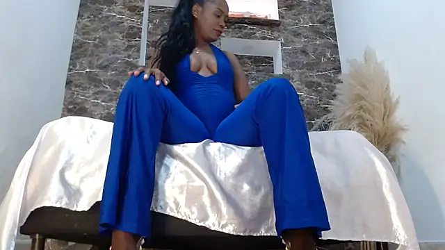 RAICHELLCOOPER1 online show from September 22, 2025, 5:19 pm