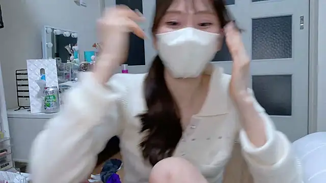 Snapshot of riken_jp chatting on April 18, 2026, 2:52 pm riken jp online show from April 18, 2026, 2:52 pm