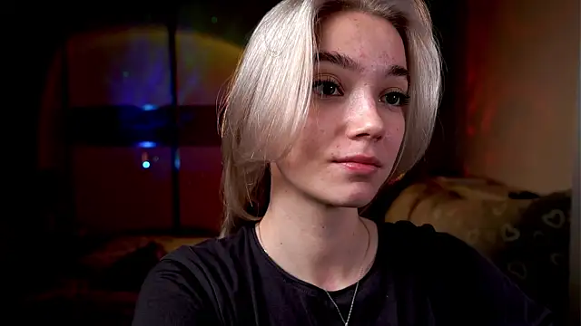 ileanacampbe online show from March 19, 2025, 4:14 am