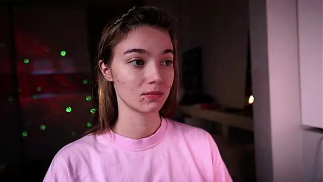 ileanacampbe online show from October 27, 2025, 4:02 am