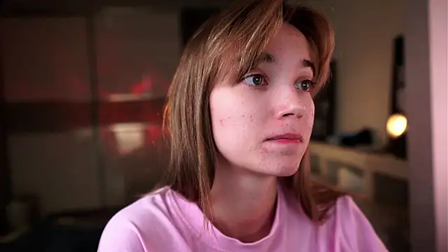 ileanacampbe online show from October 8, 2025, 4:25 am