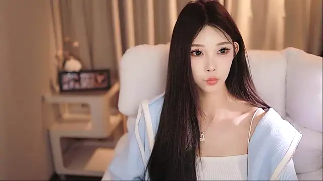 Snapshot of muyan_00 chatting on March 5, 2025, 2:45 pm muyan 00 online show from March 5, 2025, 2:45 pm