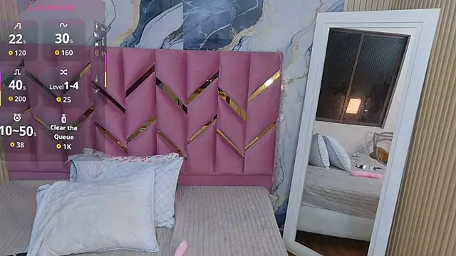 hotiergirl online show from October 16, 2025, 12:35 pm