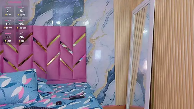 hotiergirl online show from April 14, 2026, 12:43 pm