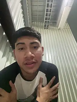 emmarod18 online show from February 15, 2026, 12:00 am