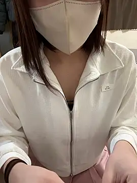 sakuchaaa 2525 online show from March 17, 2026, 7:06 pm