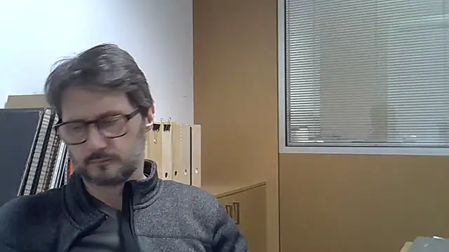 Cellino4 online show from February 6, 2025, 4:58 pm