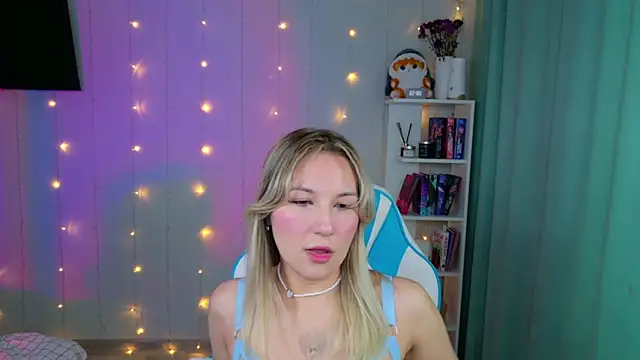 Snapshot of Mercedes_Robinson chatting on November 19, 2025, 5:51 am Mercedes Robinson online show from November 19, 2025, 5:51 am