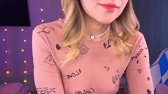 Snapshot of Mercedes_Robinson chatting on October 15, 2025, 3:49 am Mercedes Robinson online show from October 15, 2025, 3:49 am