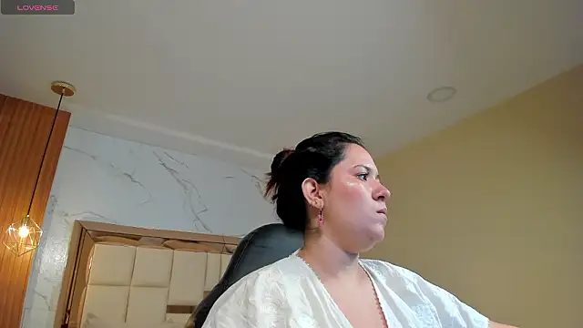 zoes milee online show from March 19, 2026, 11:43 am