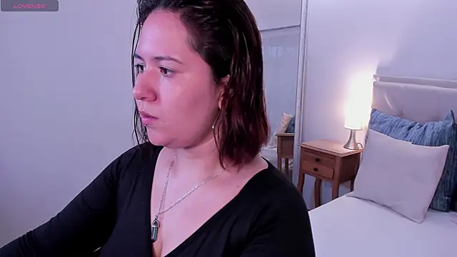 zoes milee online show from March 11, 2025, 11:23 am