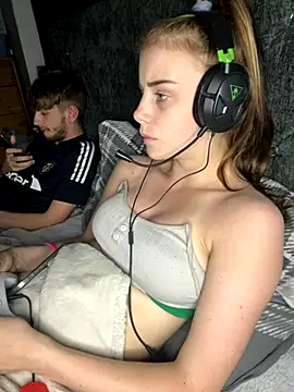 VioletxBlue online show from October 9, 2025, 8:09 pm