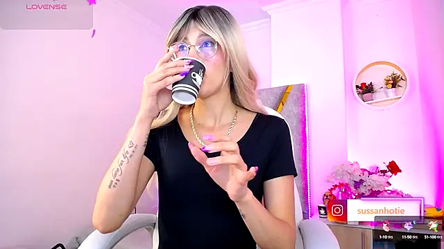 Snapshot of SussanHottye1_ chatting on October 4, 2025, 11:23 am SussanHottye1 online show from October 4, 2025, 11:23 am