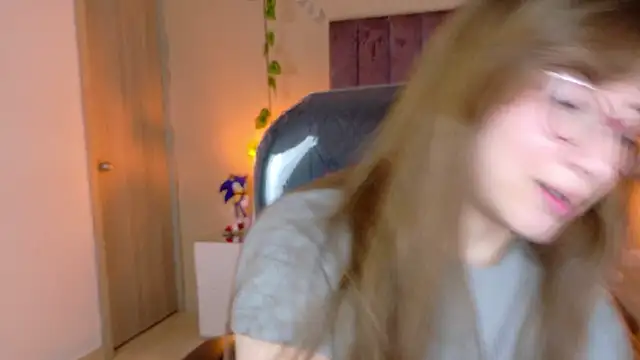 Snapshot of Dahlia_Rousse chatting on June 5, 2026, 7:03 am Dahlia Rousse online show from June 5, 2026, 7:03 am