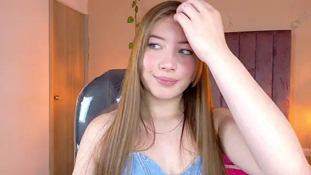 Snapshot of Dahlia_Rousse chatting on June 4, 2026, 6:29 am Dahlia Rousse online show from June 4, 2026, 6:29 am