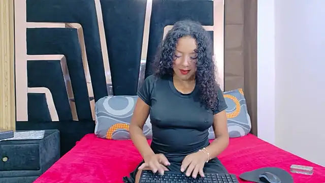 SolEvanss online show from October 17, 2025, 1:02 pm