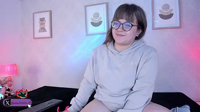 Veronica simons online show from September 20, 2025, 8:03 pm