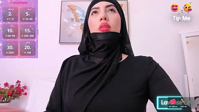 taylorsmiiith  online show from November 26, 2025, 8:09 pm