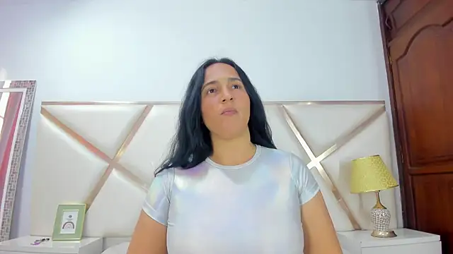 LucineArias online show from February 20, 2025, 10:59 pm