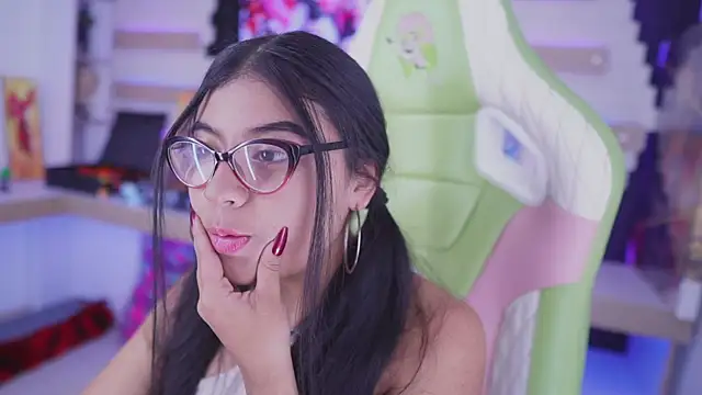 Zoee 0 online show from January 24, 2025, 5:31 am