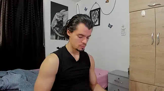 Snapshot of maxi_styles chatting on February 14, 2025, 7:54 pm maxi styles online show from February 14, 2025, 7:54 pm