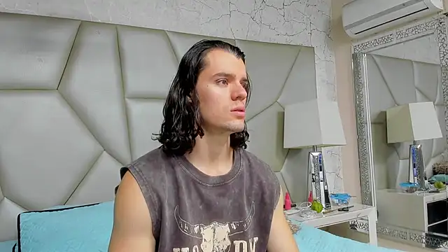 Snapshot of maxi_styles chatting on February 24, 2026, 8:53 pm maxi styles online show from February 24, 2026, 8:53 pm