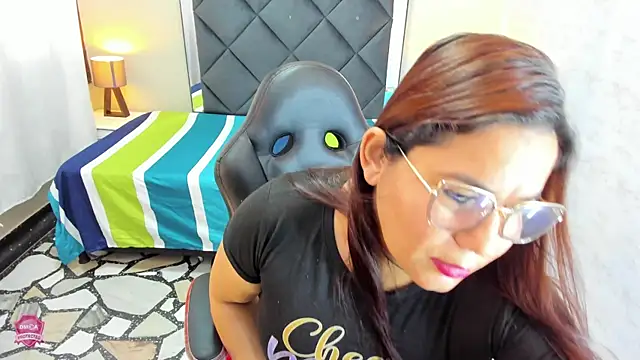 Snapshot of CamyMature chatting on February 10, 2025, 6:03 pm CamyMature online show from February 10, 2025, 6:03 pm