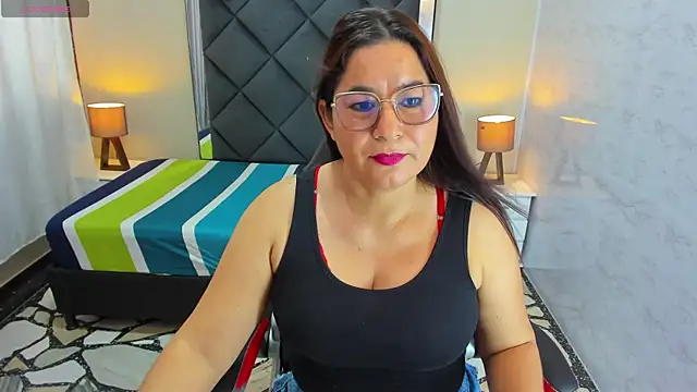 Snapshot of CamyMature chatting on January 28, 2025, 6:17 pm CamyMature online show from January 28, 2025, 6:17 pm