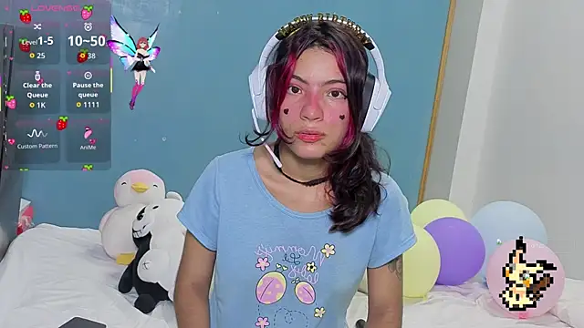 Lovelyamyy online show from September 19, 2025, 3:49 pm