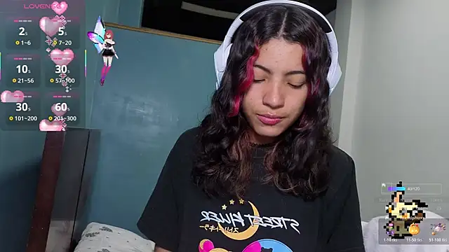 Lovelyamyy online show from October 20, 2025, 4:18 pm