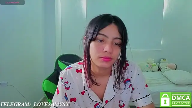 Lovelyamyy online show from April 14, 2026, 9:09 pm