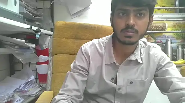 Snapshot of cute_modell chatting on February 19, 2025, 10:01 am cute modell online show from February 19, 2025, 10:01 am