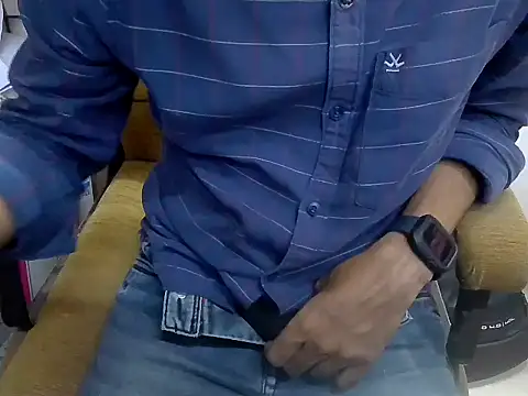 Snapshot of cute_modell chatting on October 31, 2025, 12:13 pm cute modell online show from October 31, 2025, 12:13 pm